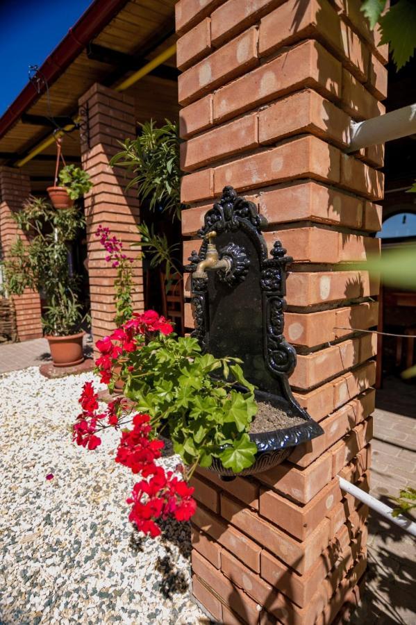 Hotel Casa Ypu à Două Mai Extérieur photo